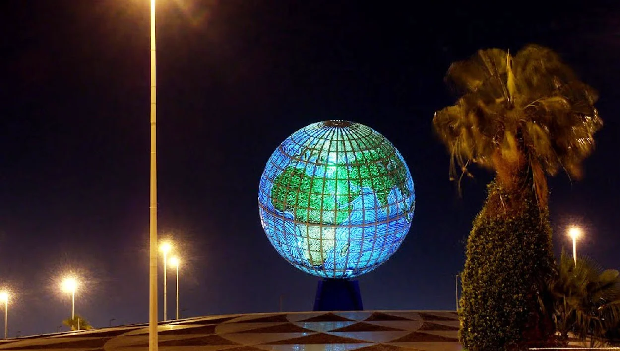 The Globe Roundabout